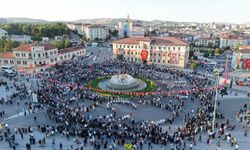 Sivas Kongresi’nin 107. Yılında Binlerce Kişiye Ulaşan Halay Coşkusu