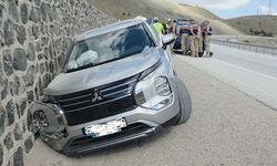 Sivas-Erzincan yolu Sakaltutan'da yine kaza