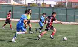 Sivas’ta Yıldızlar Futbol İl Birinciliği müsabakaları nefes kesiyor