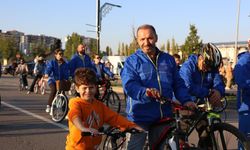 Sivas’ta yüzlerce kişi çevre dostu ulaşım için pedal çevirdi