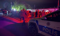 Asker uğurlamasında havaya ateş ederken kendini bacağından vurdu