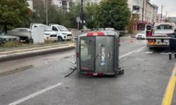 Sivas’ta Refüjdeki Ağaca Çarpan Araç Yan Yattı