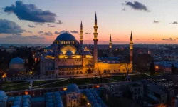 Kadir Gecesi Mesajları En Güzel Anlamlı Kısa ve Uzun Kadir Gecesi Sözleri ile Kadir Gecesi Mesajları