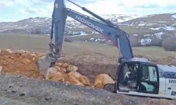 Sivas'ta heyelan yolu kapattı! Onarım çalışmaları başladı