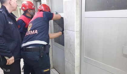Tuvalette ayağı kaydı, kafasını çarptı