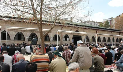 Sivas'ta Cuma Namazı Kaçta Kılınacak? 18 Nisan 2025 Namaz Vakitleri