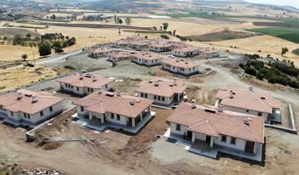 Deprem sonrası kurulan köy konutlarında son hazırlık