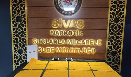 Sivas’ta Dikkat Çeken Baskın Konsoldan Çıkanlar Şaşırttı