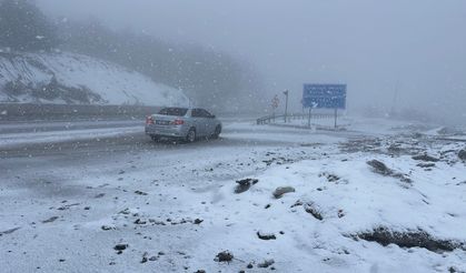 Sivas’ta Kış Geri Döndü! Geçitler Beyaza Büründü