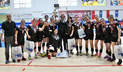 Sivas’ta Liseler Arası Voleybol Heyecanı Zirve Yaptı!