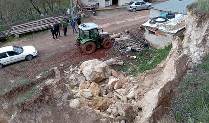 Tokat Kayasuyu Köyü Heyelan Köy Girişinde Endişe Büyüyor