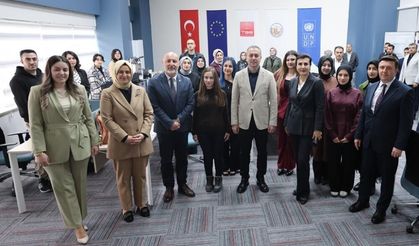 Sivas’ta Dijital Gençlik Merkezi gençlere kapılarını açtı