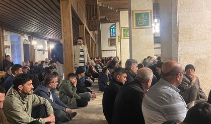 Tarihi Meydan Camii Bayram Namazında Doldu Taştı
