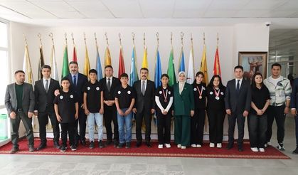 Sivas'ta köy okulunun bilardo başarısı