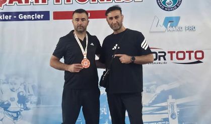 Sivaslı Kick Boksçu Sercan Akdeniz’den Türkiye Üçüncülüğü