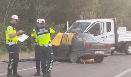 Sivas'ta Feci Kaza 1 Ölü 2 Yaralı !