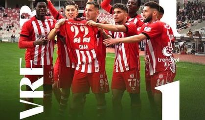 Sivasspor 1.dakikada gol yedi, ilk yarı 1-1 bitti