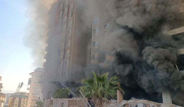 Otel Yangını Paniğe Neden Oldu!