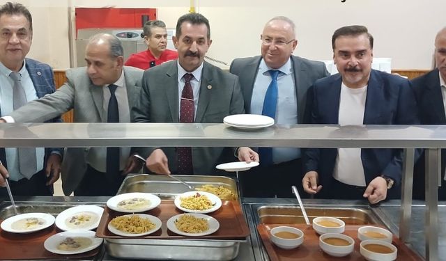Sivas Gazeteciler Cemiyeti’nden Öğrencilere İftar Yemeği