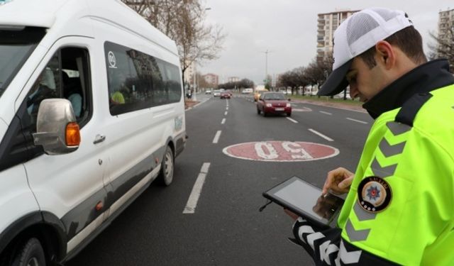 Sivas'ta Trafik Denetimleri: 407 Bin 569 TL Para Cezası Kesildi