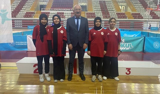 Sivas Abdüssamed Bal İHL Birinciliklerine Devam Ediyor