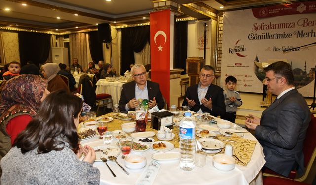 Sivas Valisi Yılmaz Şimşek Geleneksel İftarda Halkla Buluştu