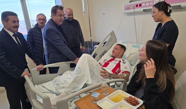 Sivas Cumhuriyet Üniversitesi Rektörü Rey Manay'ı Ziyaret Etti