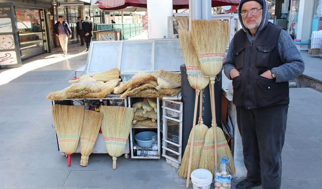 Sivas'ta Yarım Asırdır Ticareti Aşkla Yapıyor