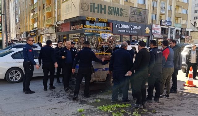 Zabıta Seyyar Esnafa Göz Açtırmıyor