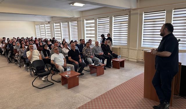 Seni Sen Yapan Benzersizliği Bul Semineri Yapıldı