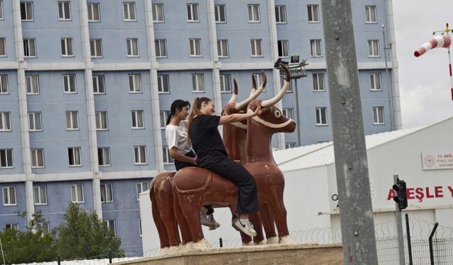 Sivas'ta Garip Bir Mezuniyet Kutlaması Yaşandı!