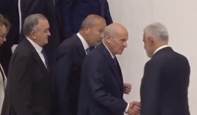 Meclis’te sürpriz selamlaşmalar