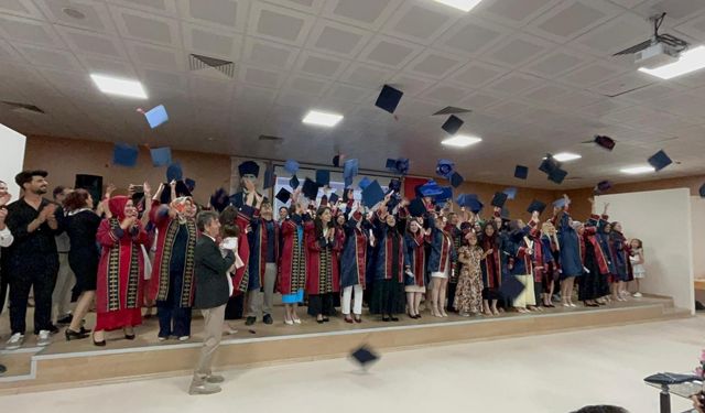 Suşehri’nde Duygusal Mezuniyet! O Anlar Hafızalara Kazındı