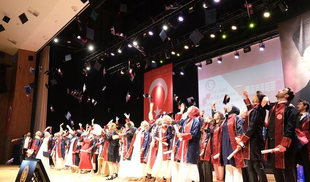 Geleceğin Diş Hekimleri meslek yolculuğuna uğurlandı