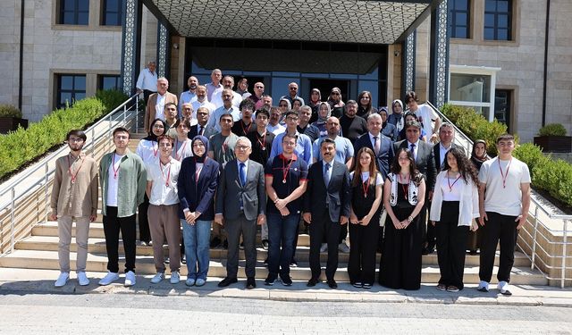 Sivas'ın gururu öğrencilerden Vali Şimşek'e ziyaret