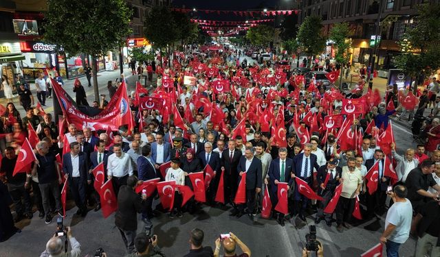 Sivas'ta 15 Temmuz gurur ve coşku yürüyüşü