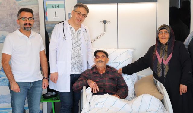 Kalbi durdurulmadan ameliyat yaptılar...