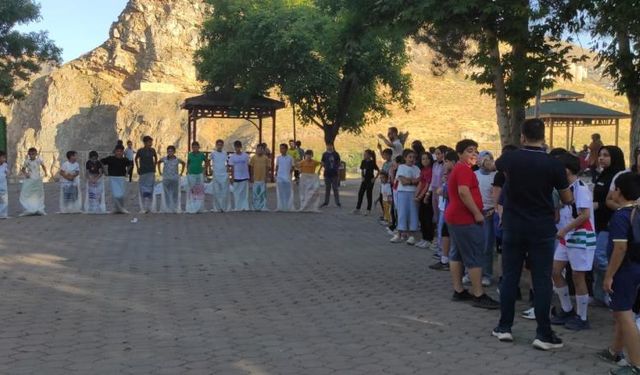170 Öğrenciyi Bir Araya Getiren Renkli Gün