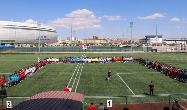 Sivas’ta 36 Takım ve 500 Sporcu Aynı Heyecanda Buluştu