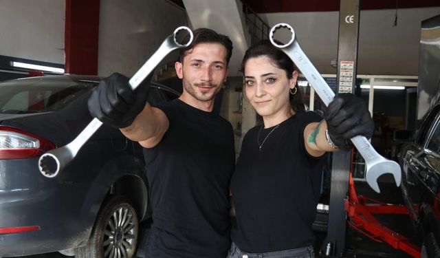 Aynı yastığı da, işyerini de paylaşıyorlar...