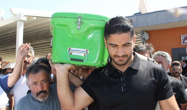 Taha Akgül dedesini yolcu etti