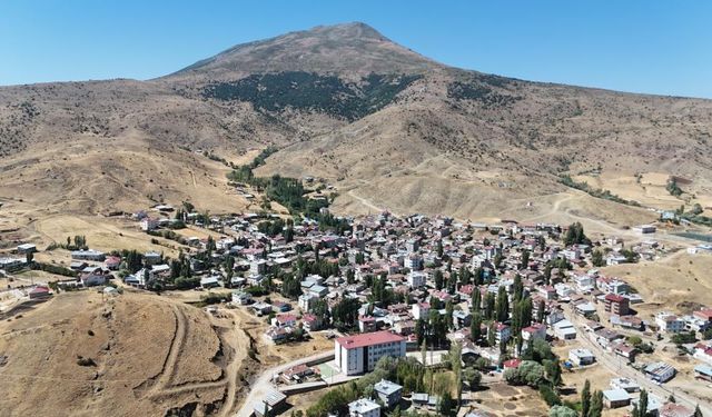 Sivas'ın o köyü 12 yıl sonra tekrar belde oldu!..
