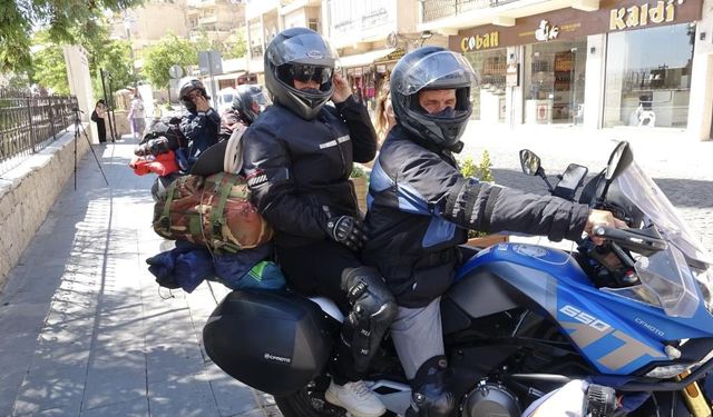 Sivas'tan da geçtiler, eşleriyle Türkiye turundalar...