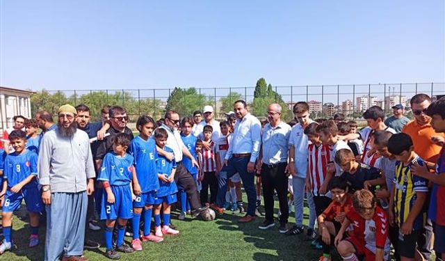 Sivas’ta Camiler Arası Futbol Turnuvası