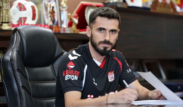 Sivasspor'da beklenen imza atıldı...