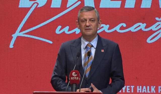 Özgür Özel’den CHP tüzüğüne giren yeni tanım