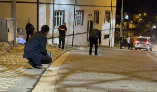 Havaya ateş açtı, kurşun motosiklet sürücüsüne isabet etti: Zanlı tutuklandı