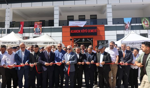 Sivas'ta açılış törenine dikkat çeken katılım