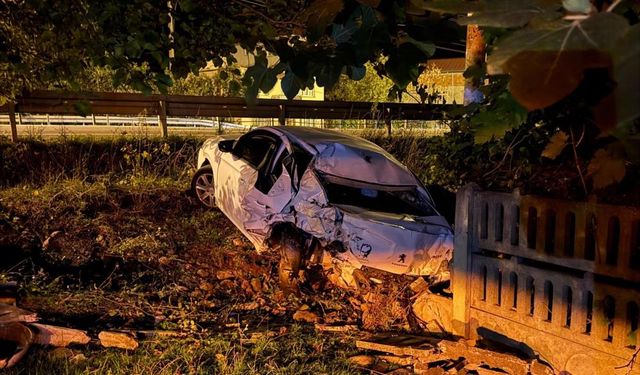 İki araba çarpıştı, arka koltuktaki çocuk hayatını kaybetti