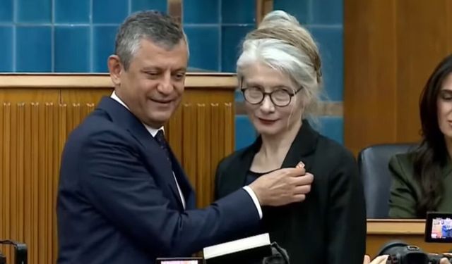 Emine Ülker Tarhan Tekrar CHP'ye Katıldı!